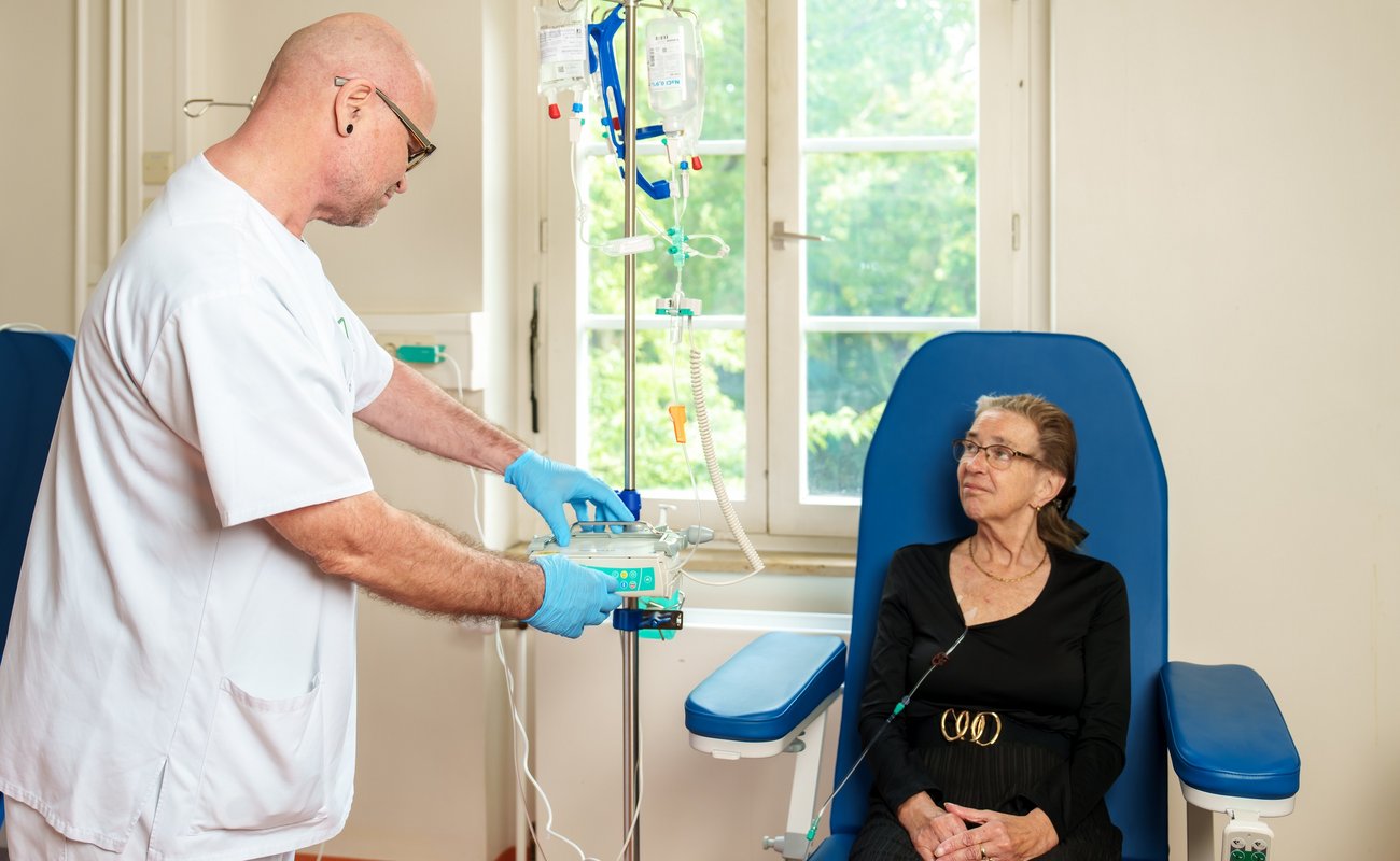 Patientin bekommt eine Chemo-Therapie.