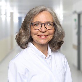 Dr. med. Elke Johnen