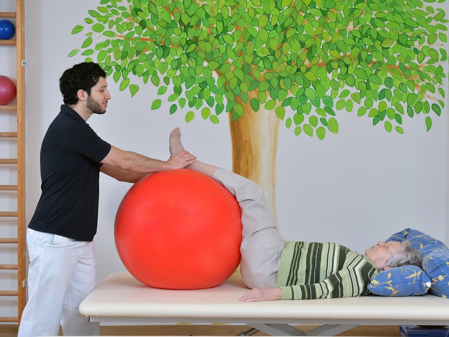 Bei der Physiotherapie.