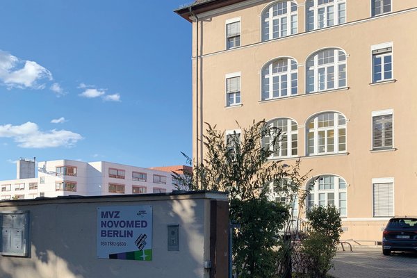 Eingang MVZ Novomed Berlin