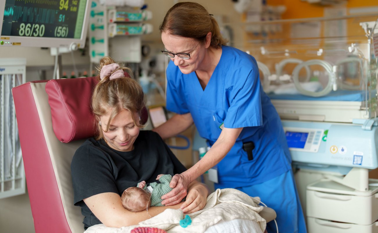 Dr. Caroline Schmitt auf der Neonatologie.
