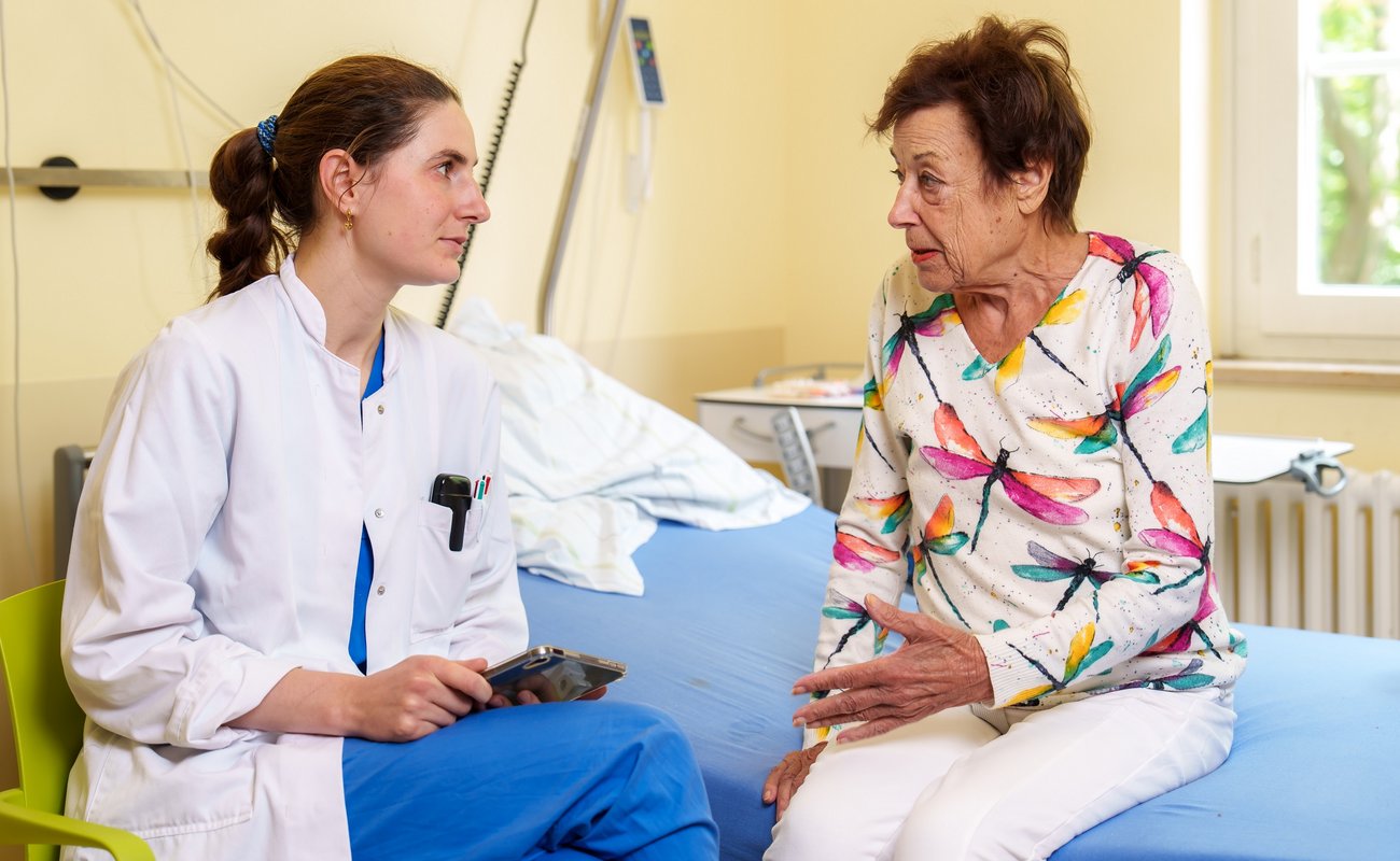 Bei der Visite in der Klinik für Gastroenterologie, Diabetologie und Hämato-Onkologie. 